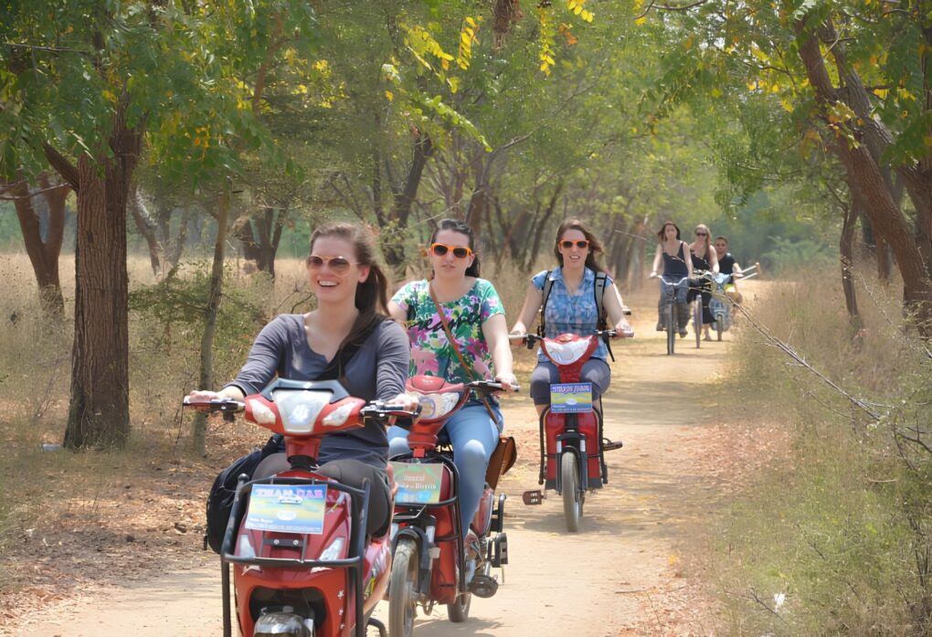 Bagan Picnic Experience Hidden Temples by E-Bike (1) Bagan Picnic Experience Hidden Temples by E-Bike (1)